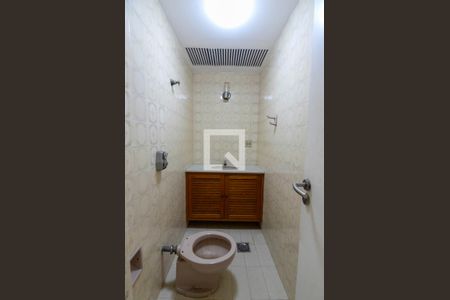 Lavabo de apartamento para alugar com 4 quartos, 140m² em Grajaú, Rio de Janeiro