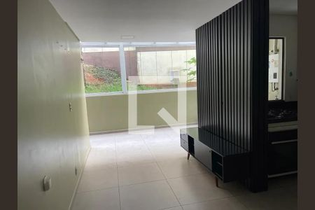 Sala de apartamento para alugar com 2 quartos, 70m² em Piqueri, São Paulo