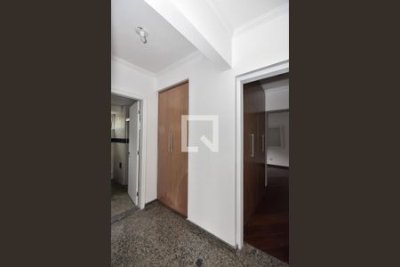 Corredor de apartamento para alugar com 3 quartos, 147m² em Vila Andrade, São Paulo