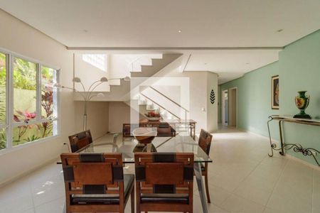 Casa à venda com 4 quartos, 278m² em Residencial Tres (Alphaville), Santana de Parnaíba