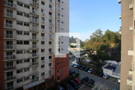 Vista de apartamento à venda com 2 quartos, 48m² em Jacarepaguá, Rio de Janeiro