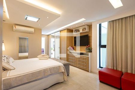 Casa à venda com 5 quartos, 252m² em Camboinhas, Niterói