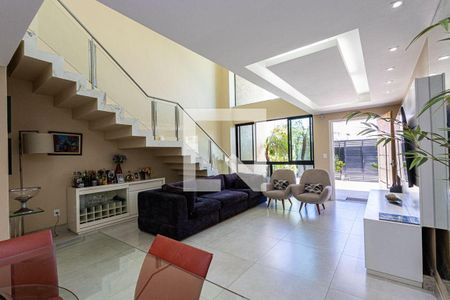 Casa à venda com 5 quartos, 252m² em Camboinhas, Niterói