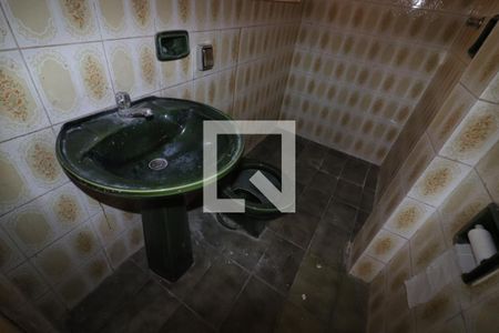 Banheiro da Suíte 1 de casa para alugar com 2 quartos, 160m² em Padroeira, Osasco