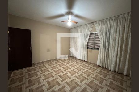 Quarto 1 de casa para alugar com 2 quartos, 329m² em Jardim Maria Dirce, Guarulhos