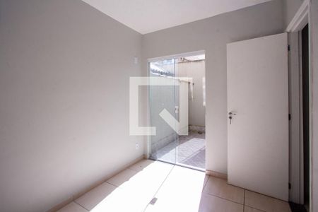 Quarto 2 de apartamento para alugar com 2 quartos, 50m² em Trindade, São Gonçalo
