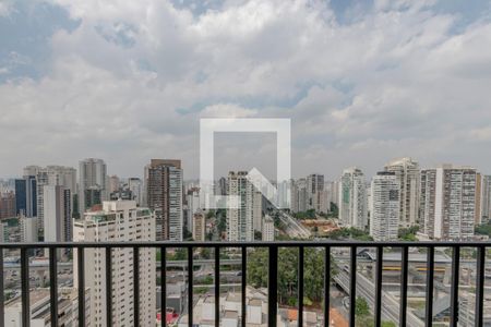 Varanda Sala/Cozinha de apartamento à venda com 1 quarto, 27m² em Campo Belo, São Paulo