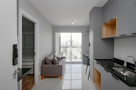 Sala/Cozinha de apartamento à venda com 1 quarto, 27m² em Campo Belo, São Paulo