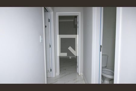 Corredor de apartamento para alugar com 2 quartos, 77m² em Nova Mirim, Praia Grande