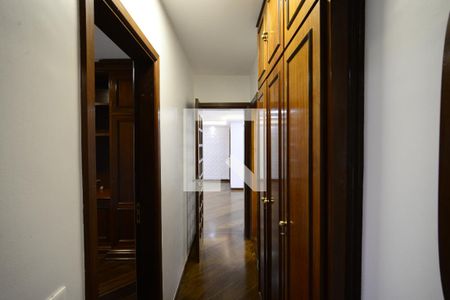 Corredor de apartamento para alugar com 3 quartos, 110m² em Vila Monumento, São Paulo