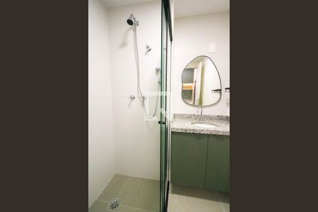 Banheiro de kitnet/studio para alugar com 1 quarto, 25m² em Vila Cordeiro, São Paulo