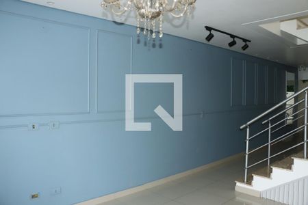 Sala de casa de condomínio para alugar com 3 quartos, 137m² em Jardim Nova Coimbra, Cotia