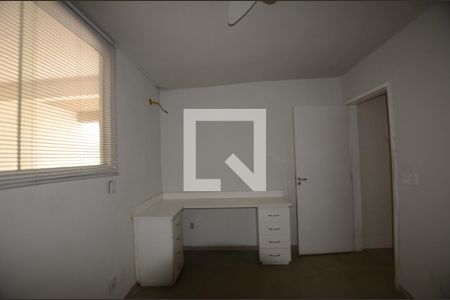 Quarto de casa para alugar com 1 quarto, 70m² em Bento Ribeiro, Rio de Janeiro