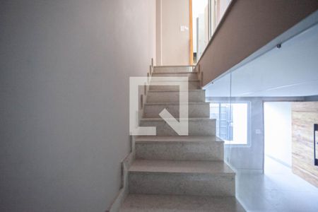 Escada de casa à venda com 2 quartos, 130m² em Liberdade, Belo Horizonte