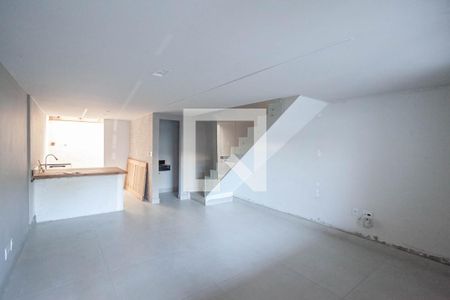 Sala de casa à venda com 2 quartos, 130m² em Liberdade, Belo Horizonte