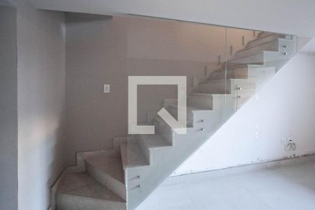 Escada de casa à venda com 2 quartos, 130m² em Liberdade, Belo Horizonte