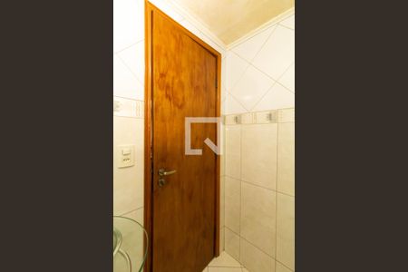 Lavabo de casa para alugar com 3 quartos, 120m² em Vila Carmosina, São Paulo