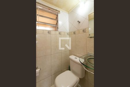 Lavabo de casa para alugar com 3 quartos, 120m² em Vila Carmosina, São Paulo