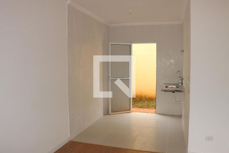 Sala de casa de condomínio para alugar com 2 quartos, 80m² em Chácara Ondas Verdes, Cotia