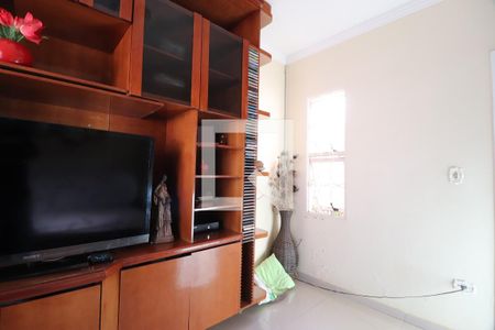 Sala de TV de casa para alugar com 3 quartos, 280m² em Presidente Roosevelt, Uberlândia