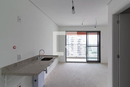 Cozinha de kitnet/studio à venda com 1 quarto, 27m² em Santo Amaro, São Paulo