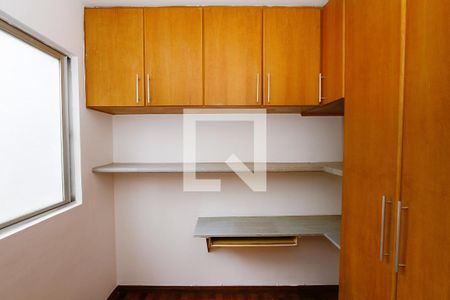 Quarto 1 de apartamento para alugar com 3 quartos, 60m² em Buritis, Belo Horizonte