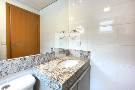 Banheiro da Suíte 1 de apartamento para alugar com 2 quartos, 65m² em Serra, Belo Horizonte