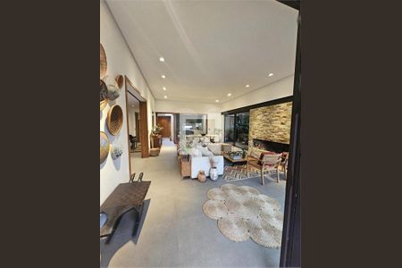 Casa à venda com 4 quartos, 300m² em Vila Inah, São Paulo