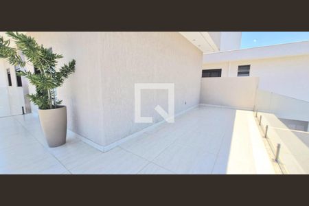 Varanda  de casa de condomínio à venda com 3 quartos, 360m² em Flamboyant, Lagoa Santa