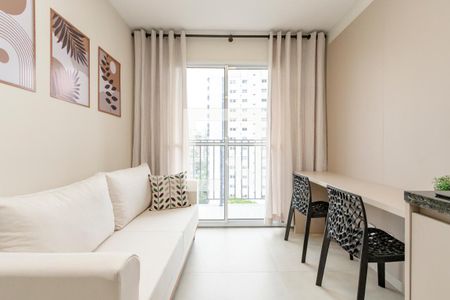 Sala/Cozinha de apartamento à venda com 1 quarto, 27m² em Campo Belo, São Paulo