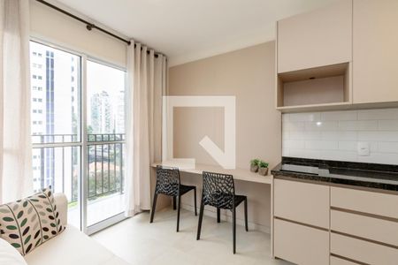 Sala/Cozinha de apartamento à venda com 1 quarto, 27m² em Campo Belo, São Paulo
