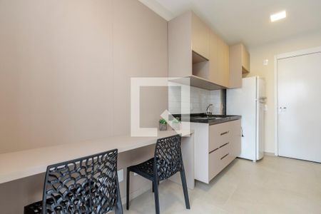 Sala/Cozinha de apartamento à venda com 1 quarto, 27m² em Campo Belo, São Paulo