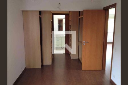 Casa à venda com 4 quartos, 215m² em Jardim Londrina, São Paulo