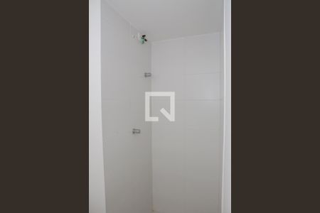 Banheiro da Suíte de apartamento para alugar com 1 quarto, 32m² em Parque Industrial Tomas Edson, São Paulo