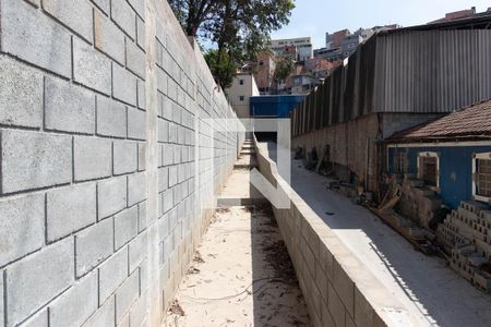 Entrada de apartamento para alugar com 2 quartos, 56m² em Vila Ayrosa, São Paulo