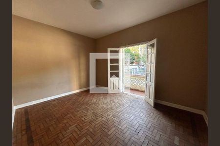 Casa à venda com 7 quartos, 324m² em Cambuci, São Paulo