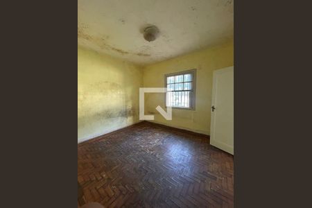 Casa à venda com 7 quartos, 324m² em Cambuci, São Paulo