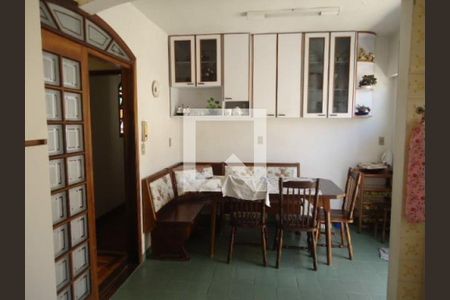 Casa à venda com 4 quartos, 350m² em Cidade Ademar, São Paulo