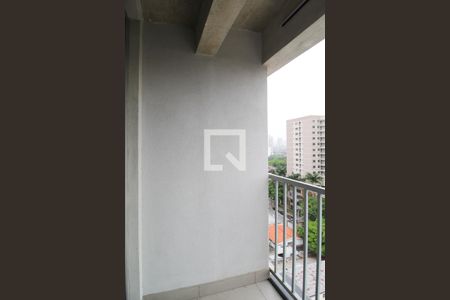 Varanda de kitnet/studio para alugar com 1 quarto, 21m² em Indianópolis, São Paulo