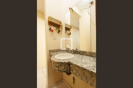 Lavabo de casa para alugar com 3 quartos, 136m² em Vila Sao Geraldo, Taubaté