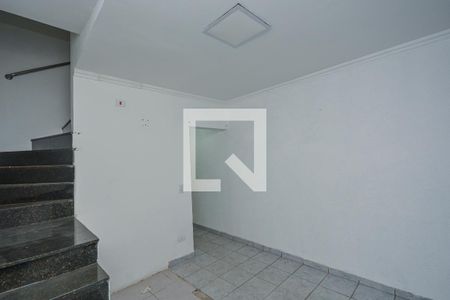 Corredor de casa para alugar com 3 quartos, 140m² em Vila do Castelo, São Paulo