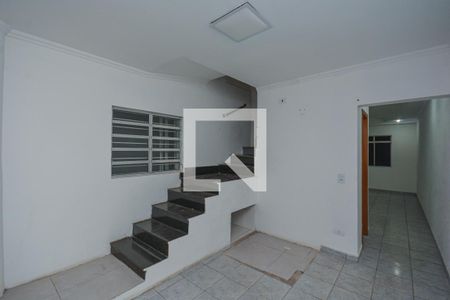 Corredor de casa para alugar com 3 quartos, 140m² em Vila do Castelo, São Paulo