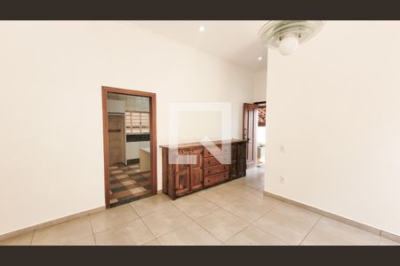 Sala de casa de condomínio à venda com 4 quartos, 250m² em Jardim Sorirama, Campinas