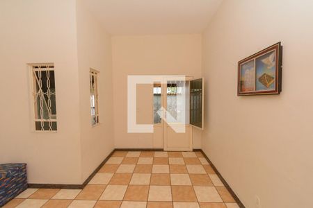 Sala de casa à venda com 3 quartos, 370m² em Jardim Industrial, Contagem