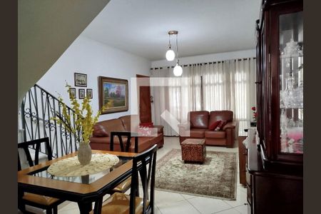 Sala de casa à venda com 4 quartos, 137m² em Vila Carrão, São Paulo