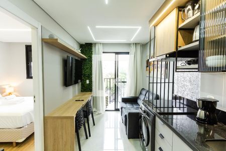Sala/Cozinha de apartamento para alugar com 1 quarto, 27m² em Vila Olímpia, São Paulo