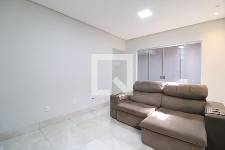Sala de casa para alugar com 4 quartos, 180m² em Jardim das Palmeiras, Uberlândia