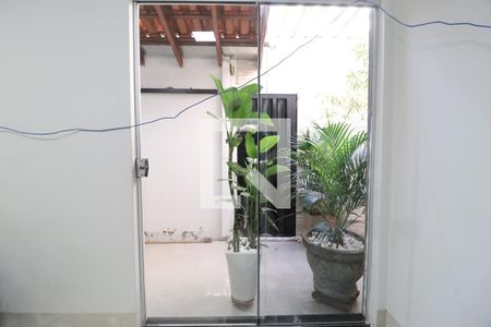 Sala de casa para alugar com 4 quartos, 180m² em Jardim das Palmeiras, Uberlândia