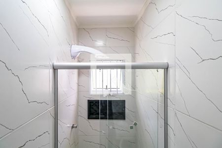 Banheiro de kitnet/studio para alugar com 1 quarto, 15m² em Vila Morse, São Paulo