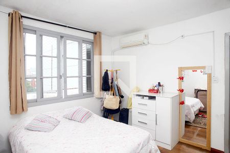 Quarto de apartamento à venda com 1 quarto, 45m² em Azenha, Porto Alegre